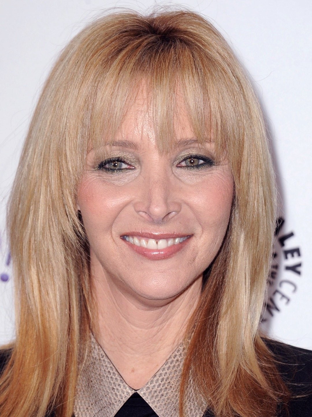 Take Different Hairstyles Clues From Jennifer Aniston Courtney Cox And Lisa  Kudrow  IWMBuzz
